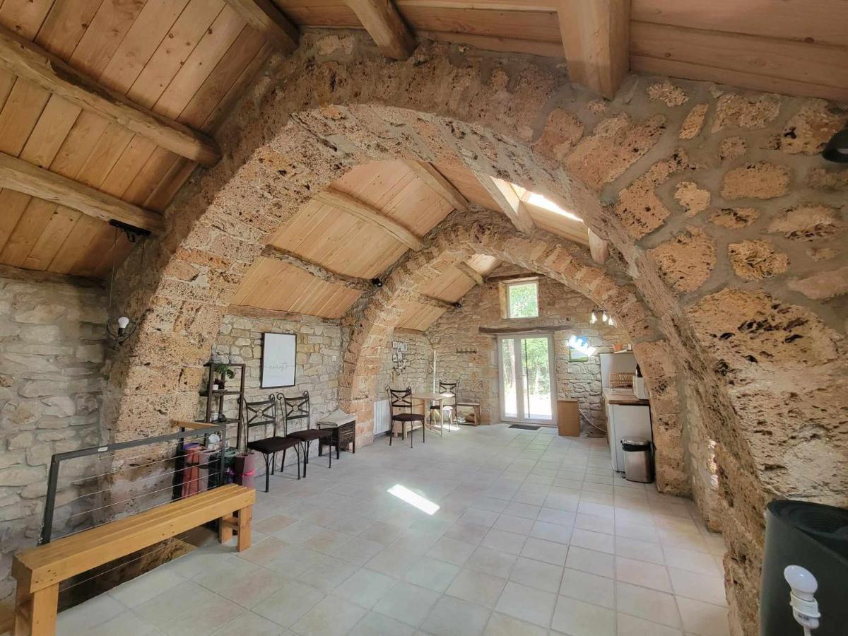 Maison Des Biches Saint-Jean-et-Saint-Paul Екстериор снимка